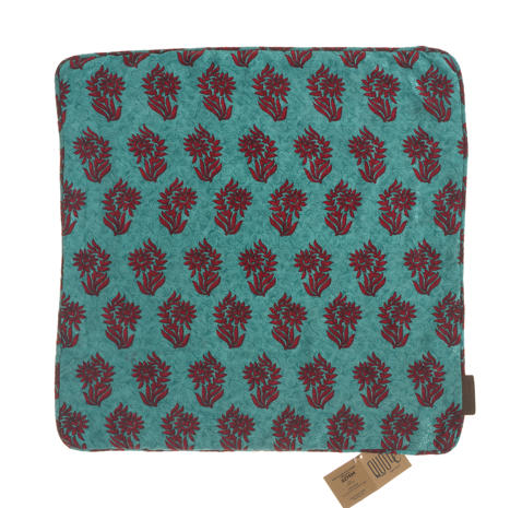 Seidenkissenbezug 50x50 cm in warmem Braun mit dichtem, sich wiederholendem Muster aus kleinen Punkten und Quadraten, Boho-Vintage-Oriental-Stil