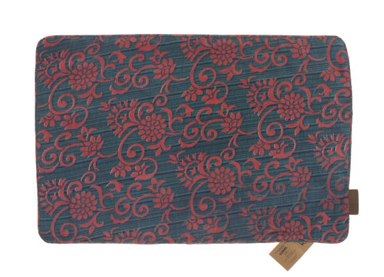 Einzigartiger Seidenkissenbezug 60x40 cm im Sari-Stil in Dunkelgrün und Rot mit farbenfrohen orientalischen Blumen und einem geschwungenen Muster für Boho-Kissen