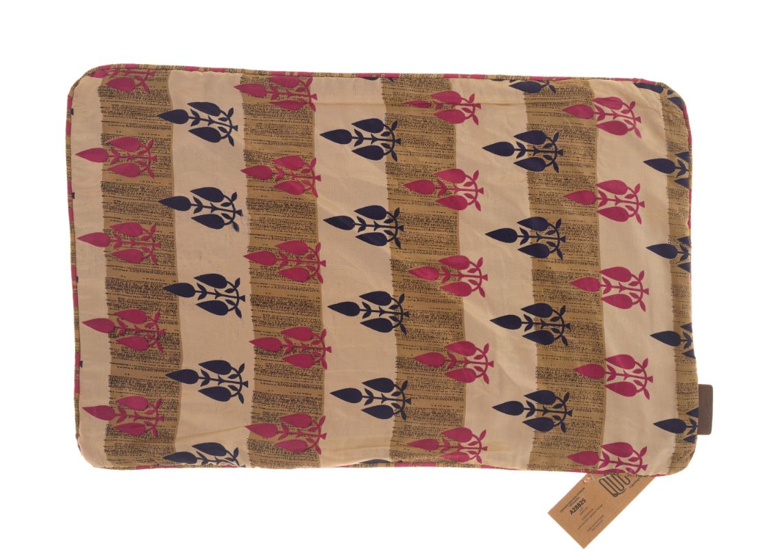 Silk pillowcase 60x40 cm in beige with repeating fish motifs in dark blue and fuchsia for sari pillow boho vintage oriental