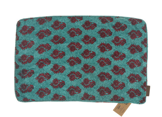 Silk pillowcase 60x40 cm in petrol blue with repeating red floral motifs and dark outlines in vintage bohemian sari pillow style.