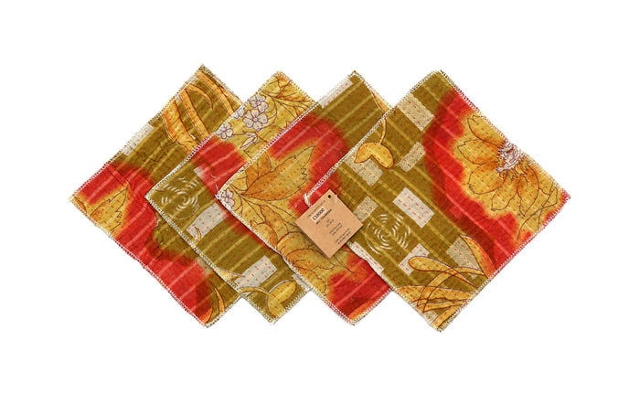 Set of 4 coasters 18x18 cm in red and green patchwork look with floral motif, leaves and pattern and beige edge stitching