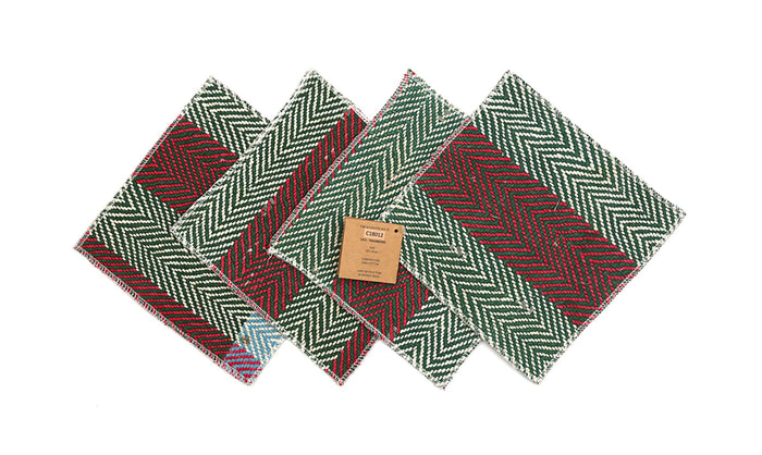 Set of 4 coasters 18x18 cm with chevron pattern in green, white and red