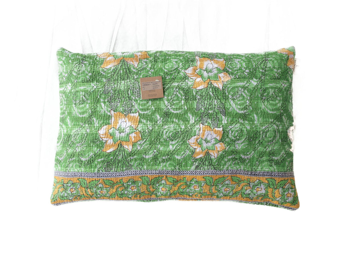 Sari pillowcase 60x40 with vintage oriental boho pattern in dark blue/black, red and beige details as well as Indian sari pillow patterns, unique ethnic pillows