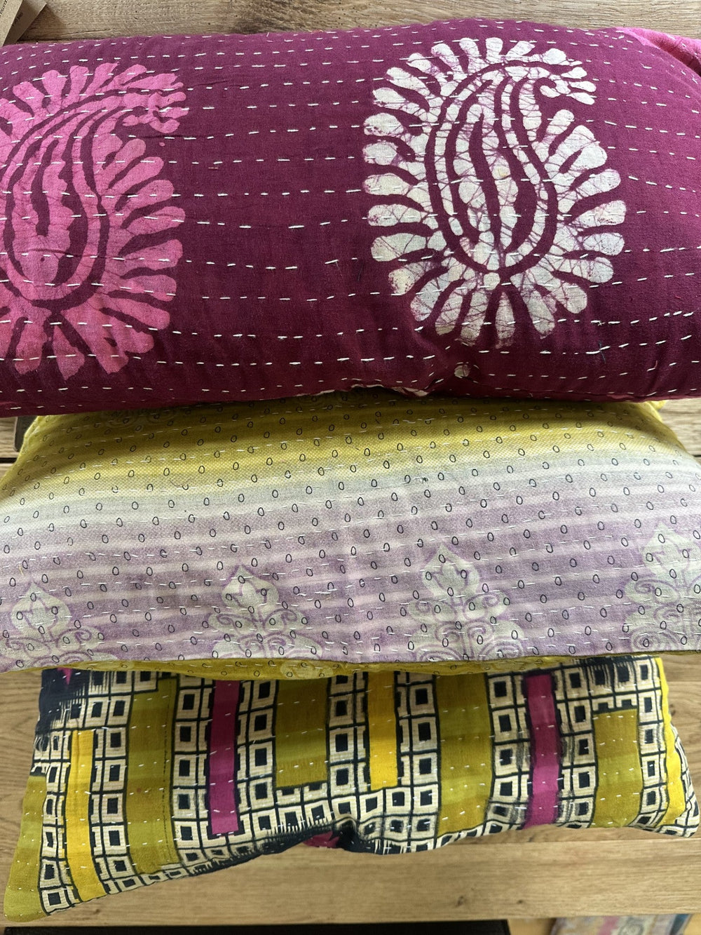 Kantha Trio 04 – 3 Sari pudebetræk 30×50 – Quote Copenhagen