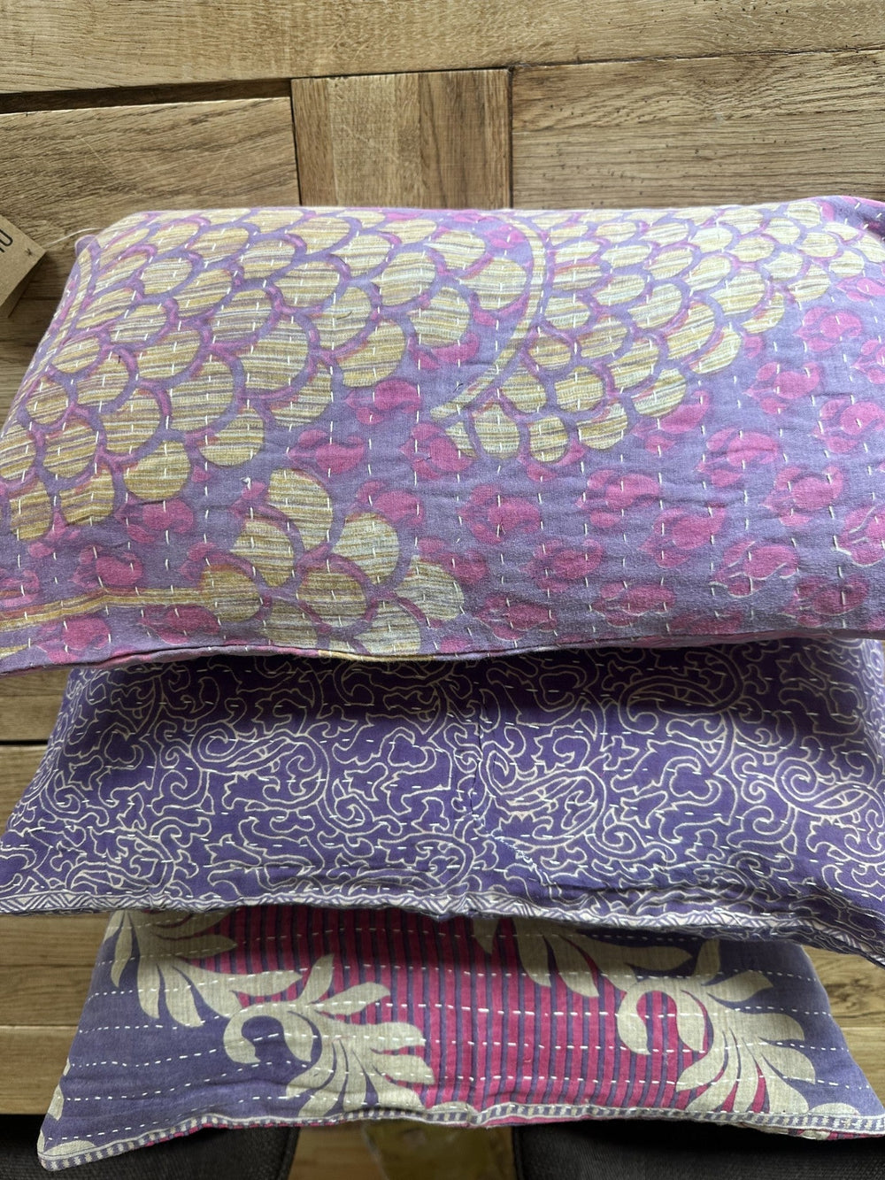 Kantha Trio 16 – 3 Sari pudebetræk 30×50 – Quote Copenhagen