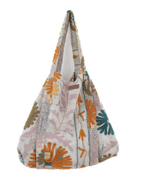 Boho-skuldertaske med blomsterprint i pastelrosa med broderede detaljer i orange, blågrøn og olivengrøn