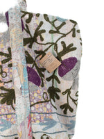 Suzani Vintage Beach dahinter