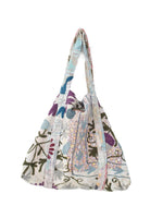 Suzani Vintage Beach dahinter